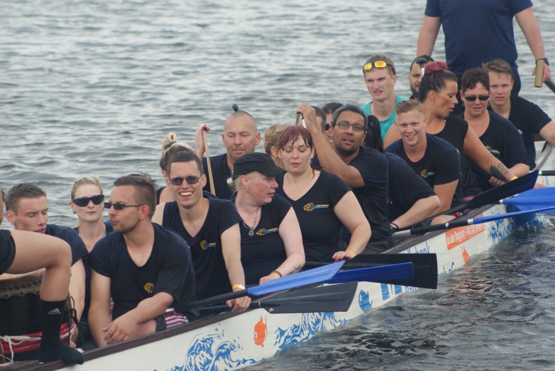 erschöpft aber geschafft Drachenbootrennen Greifswald