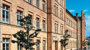 KDW Gebäuder der Technical Help GmbH in Neustreltz ehemahlige Husarenkaserne
